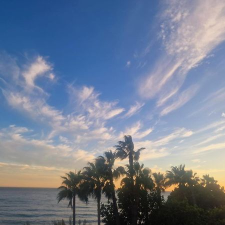 Exclusive Beachfront Penthouse Almayate Alto Exterior photo