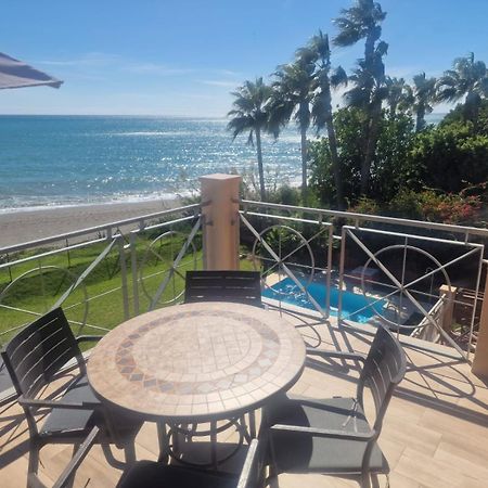 Exclusive Beachfront Penthouse Almayate Alto Exterior photo